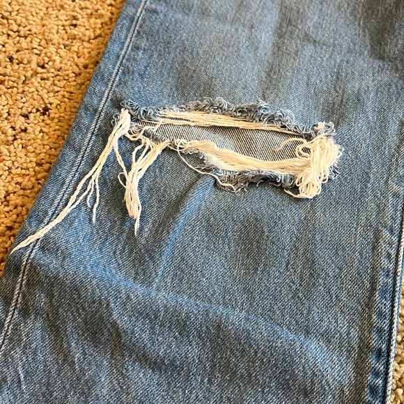 Levi’s The Wedgie Straight - Distressed - Picture 3 of 4